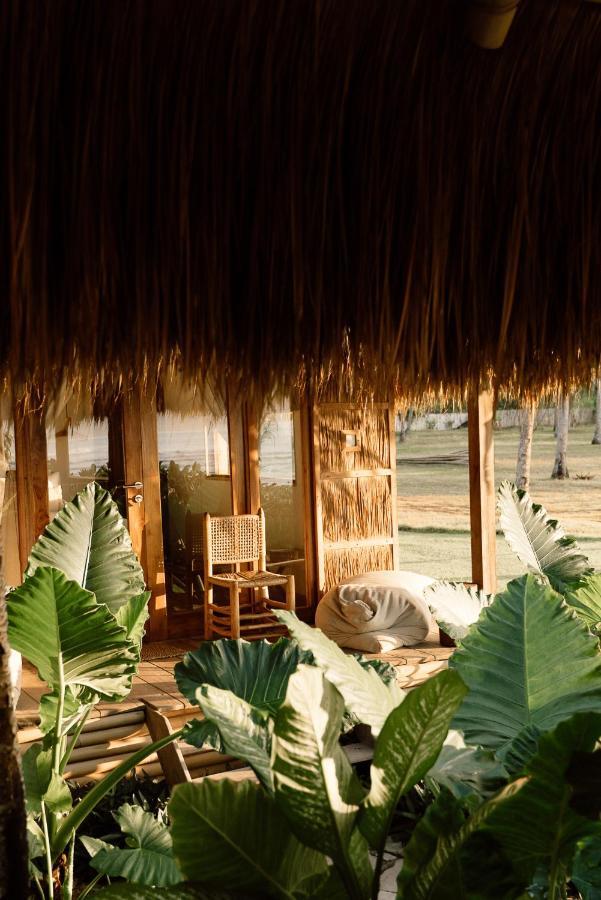 Sumba Beach House Уайкабубак Екстериор снимка