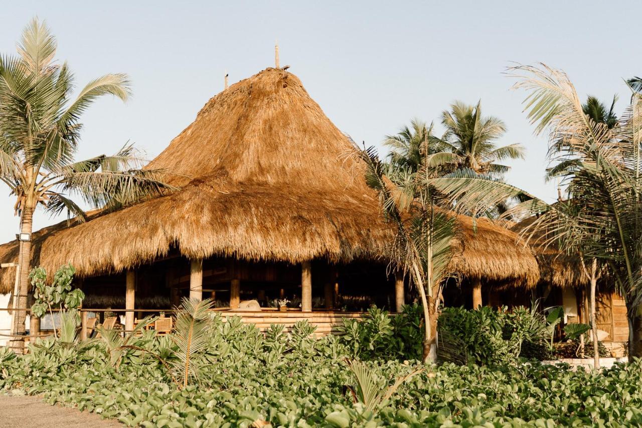 Sumba Beach House Уайкабубак Екстериор снимка