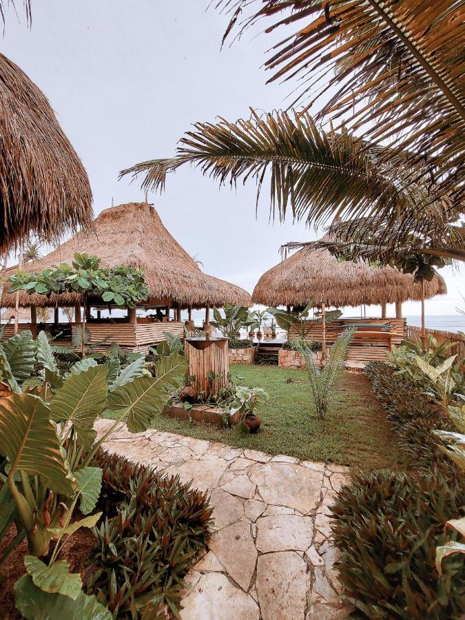 Sumba Beach House Уайкабубак Екстериор снимка