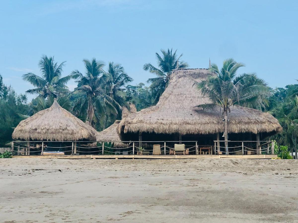 Sumba Beach House Уайкабубак Екстериор снимка