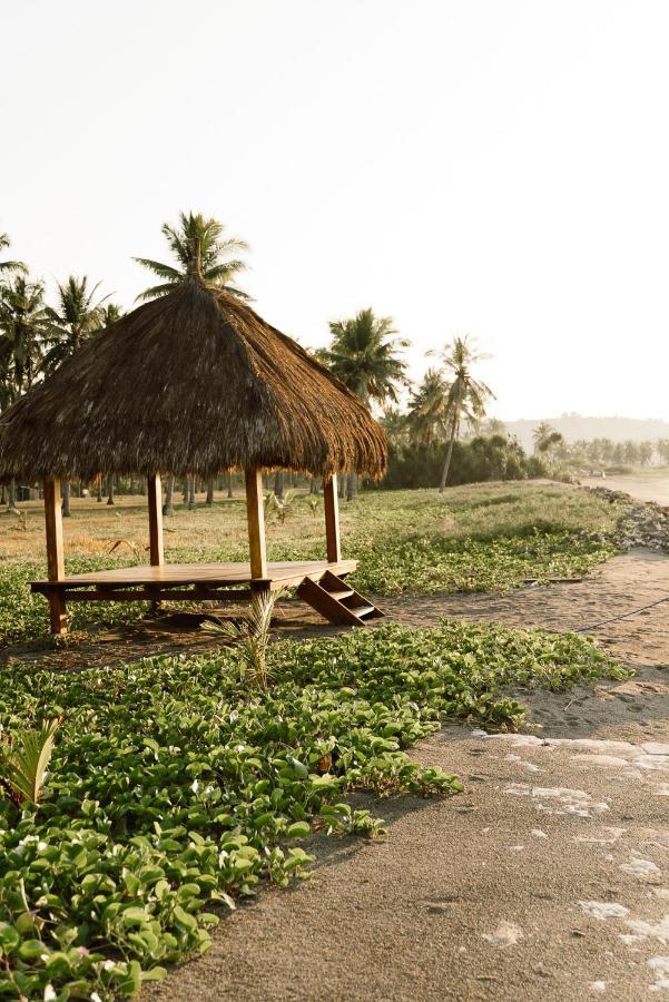 Sumba Beach House Уайкабубак Екстериор снимка